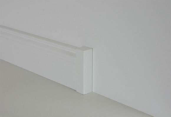 Eckverbindungsklotz Blütenweiß für das Maß 18 x 80 mm